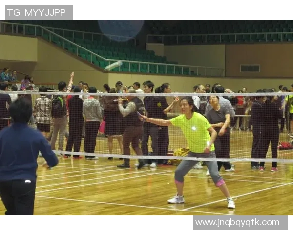 深圳羽毛球队耐力训练的深度分析与实践探索 深圳羽毛球队耐力训练的深度分析与实践探索