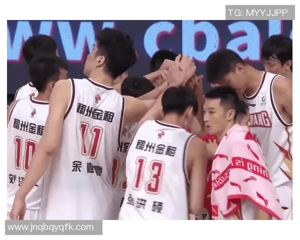 南京羽毛球队在世锦赛积分榜上以98分稳居第一名展现强劲实力 南京羽毛球队在世锦赛积分榜上以98分稳居第一名展现强劲实力